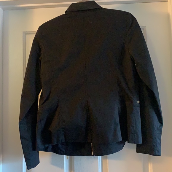 Michael Kors black and gold blazer. In size 6 and in excellent condition! - Picture 4 of 5